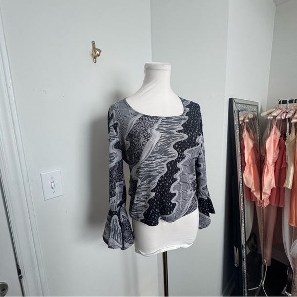 Vintage grey printed bell sleeve top grunge whimsigoth witchy boho M - Picture 4 of 5